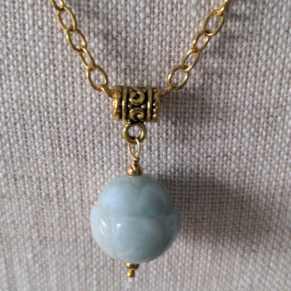 New Burmese Jadeite pendant. Gold Plated 20" Adjust. chain Carved lotus Genuine